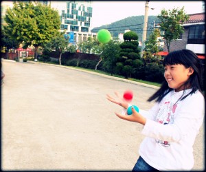 Learning how to juggle | Abroad101 Blog
