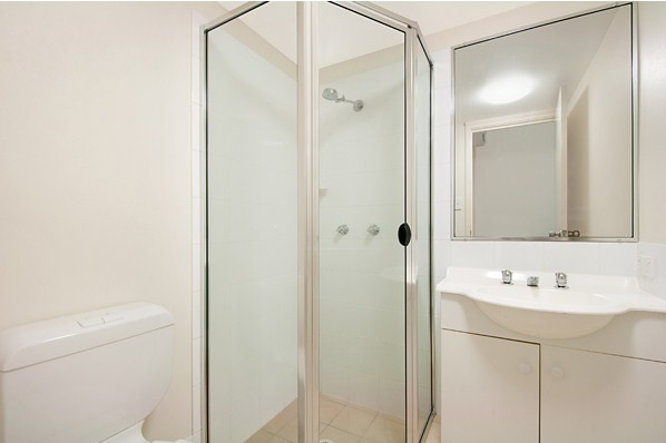 nexus place bathroom | Abroad101 Blog