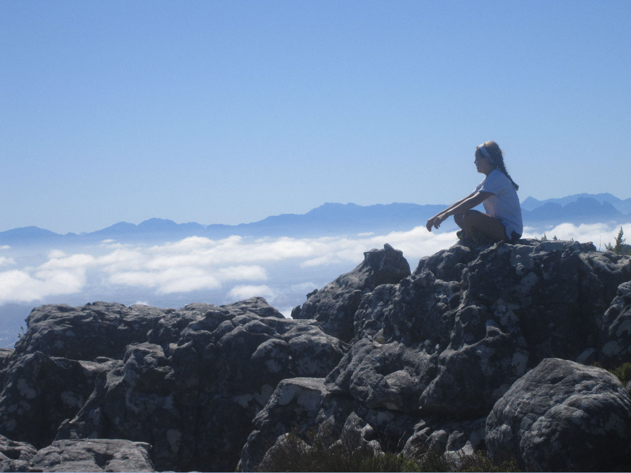 Theresa on Table mountain | Abroad101 Blog