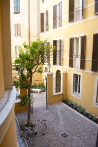 Romeneighborhood | Abroad101 Blog Roman neighborhood