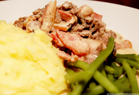Reindeer Stew | Abroad101 Blog Reindeer stew Norway
