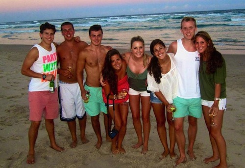 goldcoast drinks beach | Abroad101 Blog