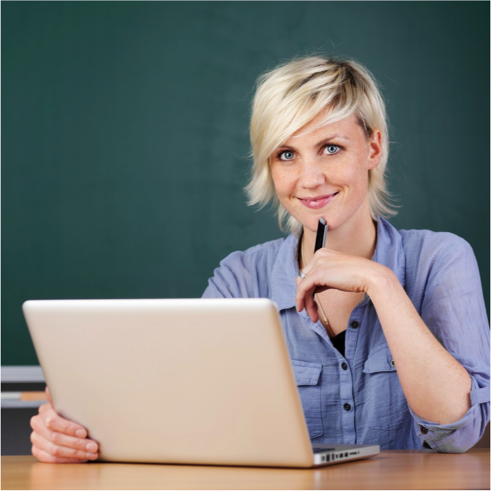 youngWomanAtComputer | Abroad101 Blog